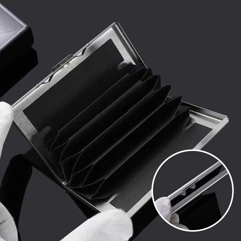 Lisslune | Ultral thin card case with theft and demagnetization protection