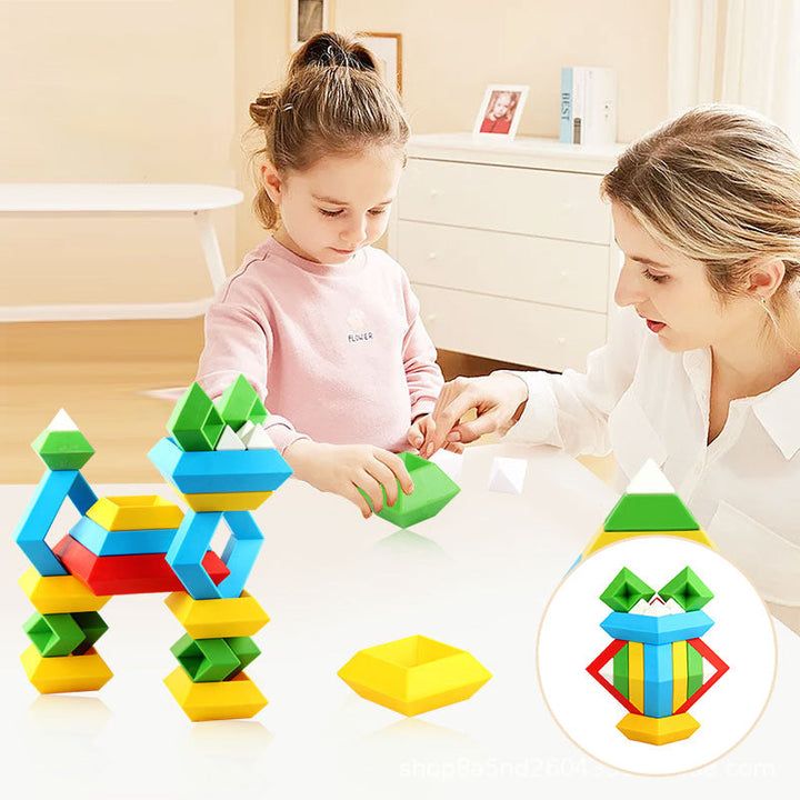 Lisslune | Pyramids that stack the blocks