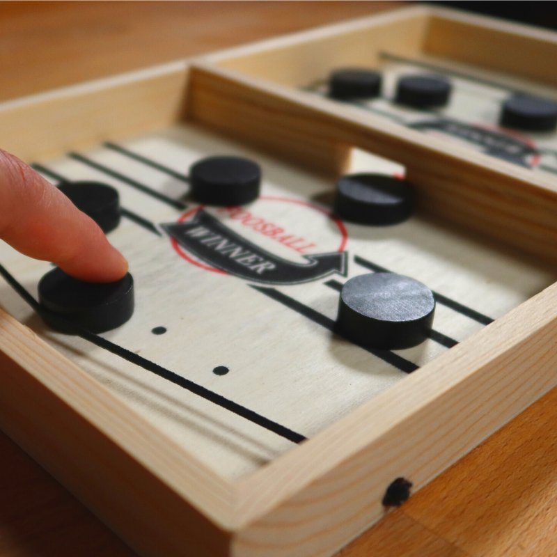 Lisslune | FoosballPuck - Be the first to get rid of all your discs!