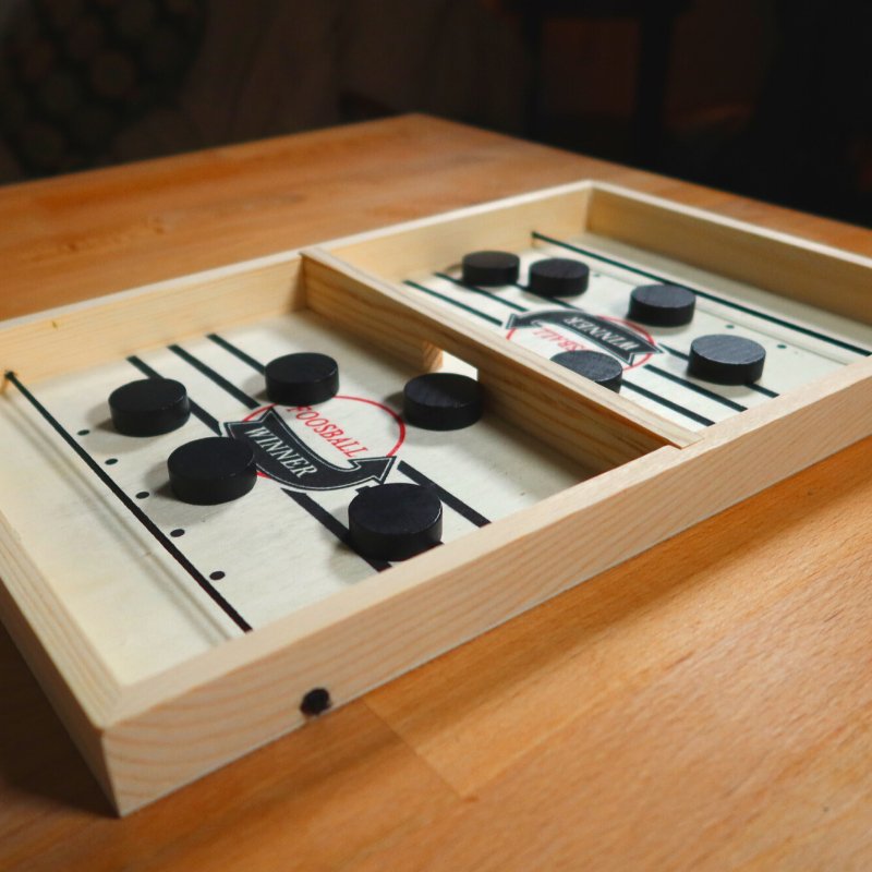 Lisslune | FoosballPuck - Be the first to get rid of all your discs!