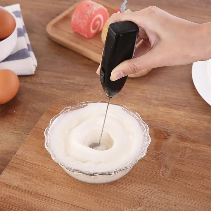 Lisslune | FrothMaster – Electric milk frother for versatile kitchen use