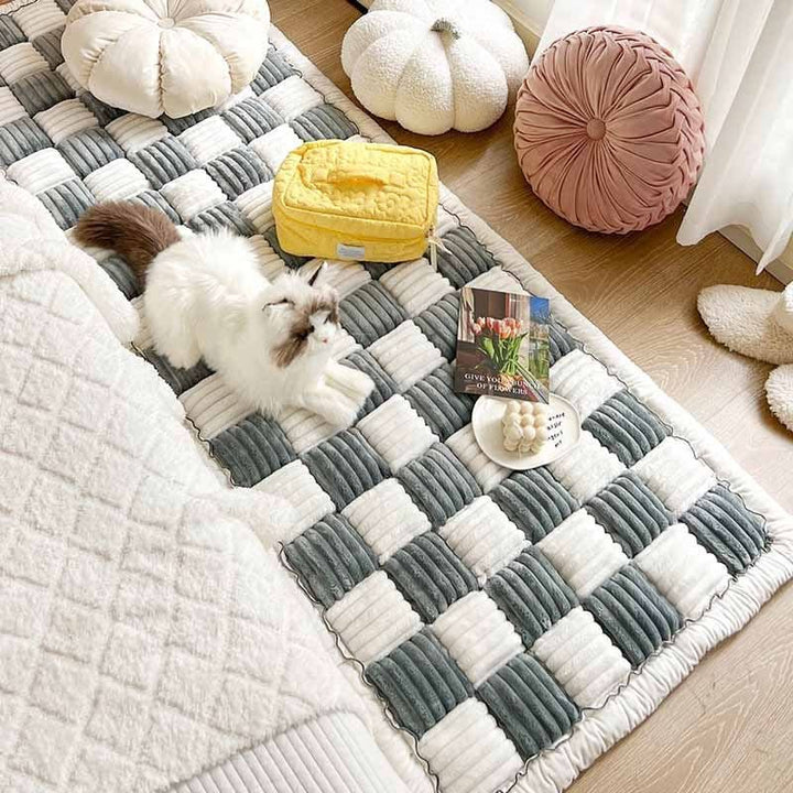 Lisslune | COZYCOVER – Cozy pet blanket made of chenille with furniture protection function