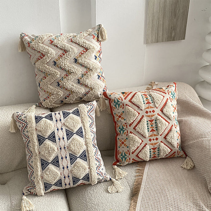 Lisslune | Moroccan inspired decorative throw pillow with tassel
