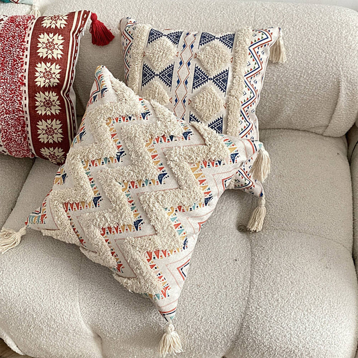 Lisslune | Moroccan inspired decorative throw pillow with tassel