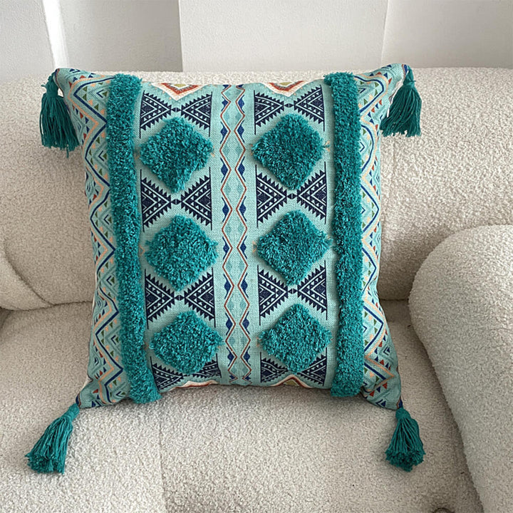 Lisslune | Moroccan inspired decorative throw pillow with tassel