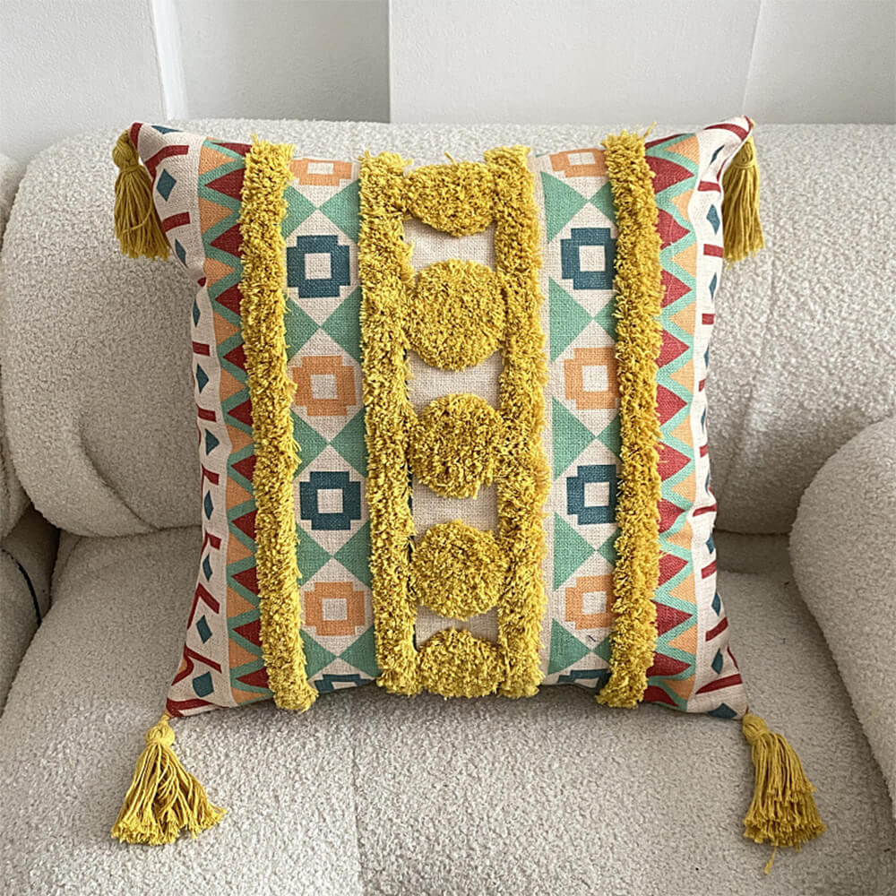 Lisslune | Moroccan inspired decorative throw pillow with tassel