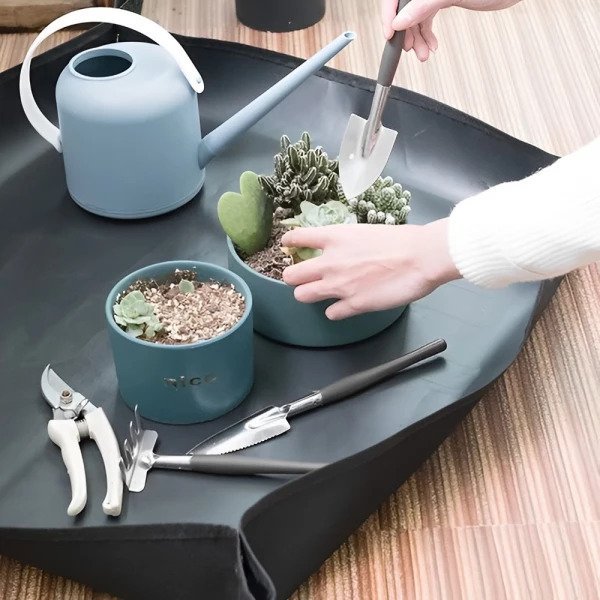 Lisslune | GardenMat 2.0 – Waterproof Foldable Gardening Work Mat for Clean & Organized Planting