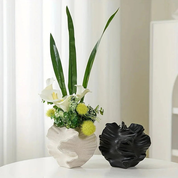 Lisslune | OceanBloom – Ecological, shell-inspired flower vase with gathered rim