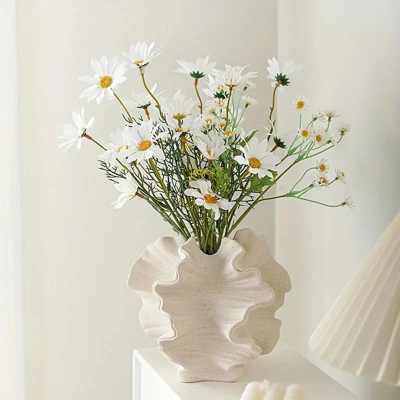 Lisslune | OceanBloom – Ecological, shell-inspired flower vase with gathered rim