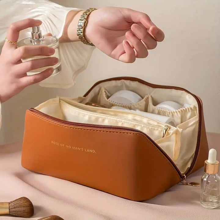 Lisslune | GlamourBox - Elegant cosmetic bag with large capacity