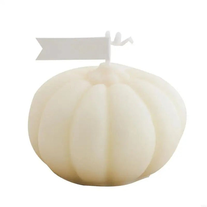 Lisslune | GlowHarvest – Handmade scented candle in pumpkin shape for a cozy atmosphere