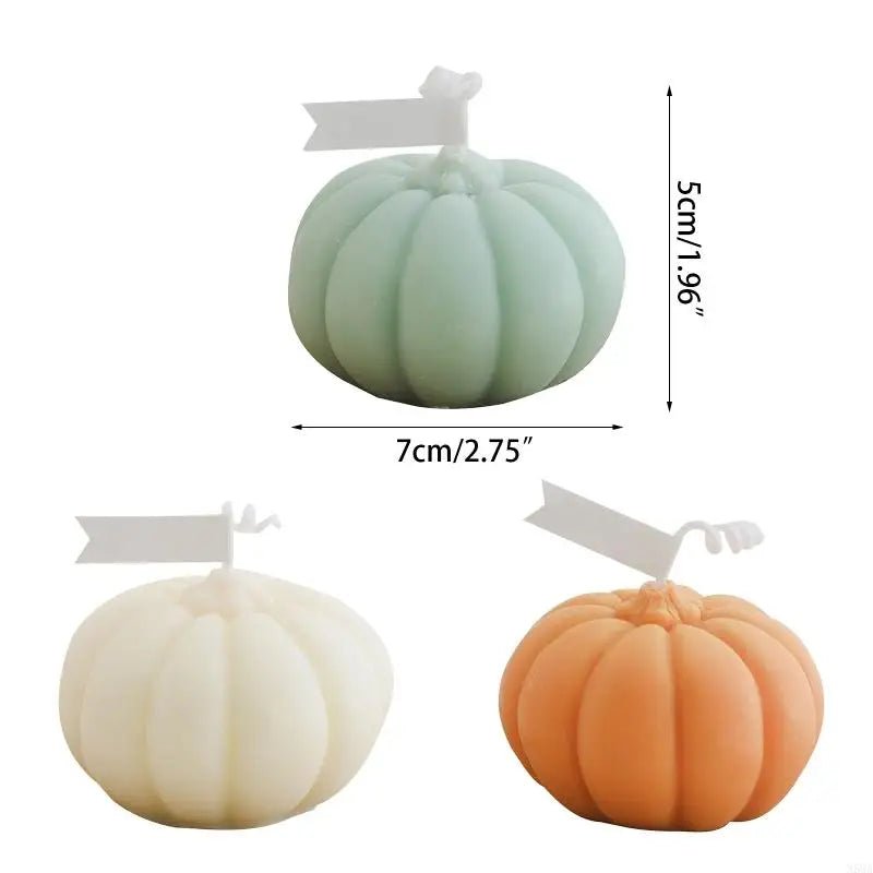 Lisslune | GlowHarvest – Handmade scented candle in pumpkin shape for a cozy atmosphere