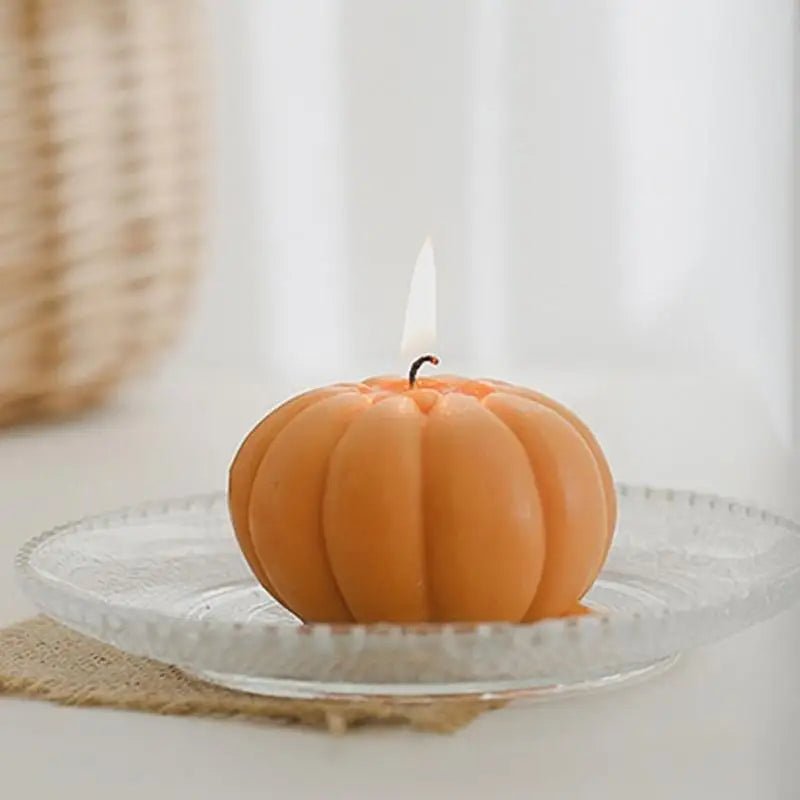 Lisslune | GlowHarvest – Handmade scented candle in pumpkin shape for a cozy atmosphere
