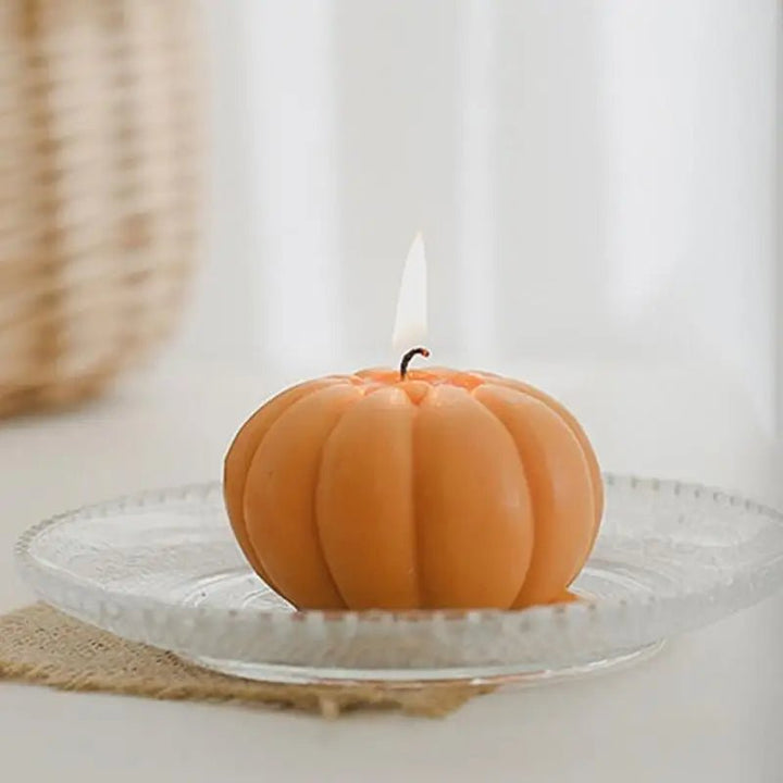 Lisslune | GlowHarvest – Handmade scented candle in pumpkin shape for a cozy atmosphere