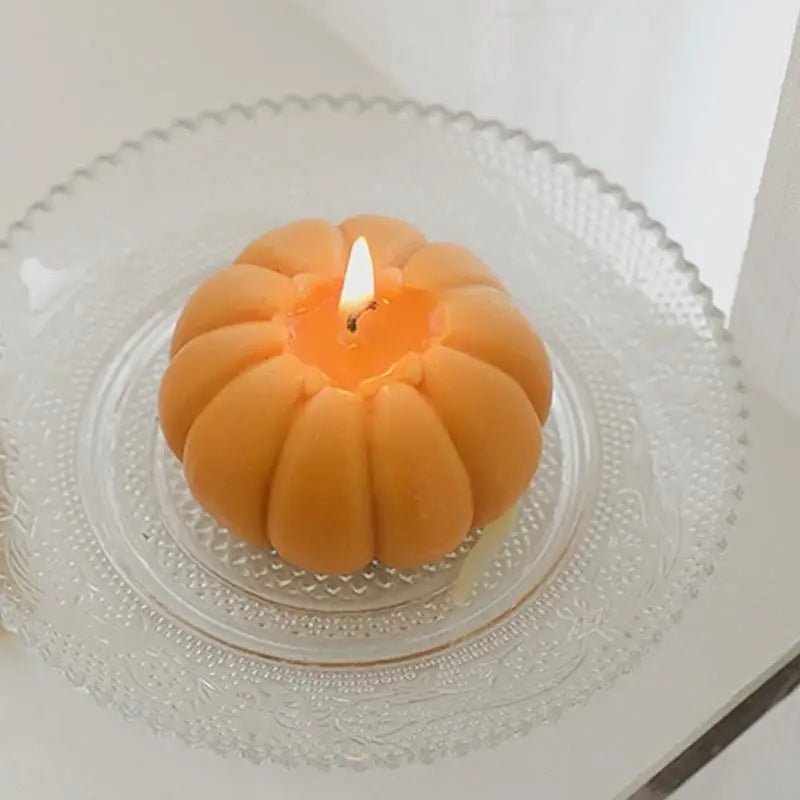 Lisslune | GlowHarvest – Handmade scented candle in pumpkin shape for a cozy atmosphere