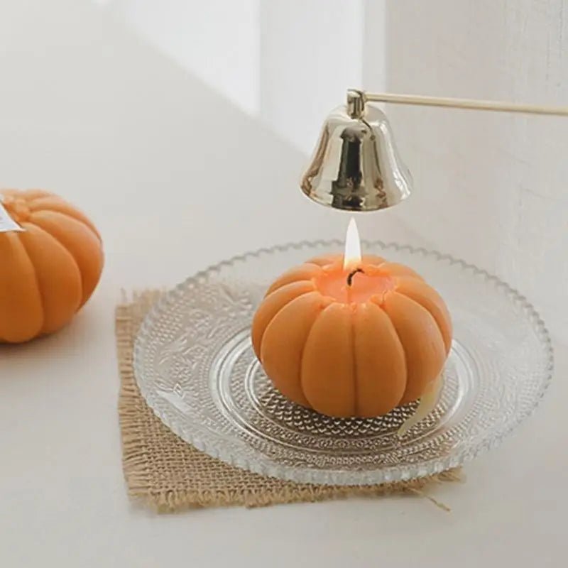 Lisslune | GlowHarvest – Handmade scented candle in pumpkin shape for a cozy atmosphere