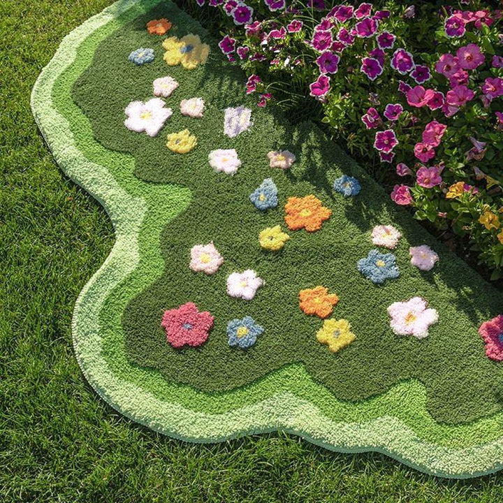 Rynx | Green Blooming Grass Accent Rug