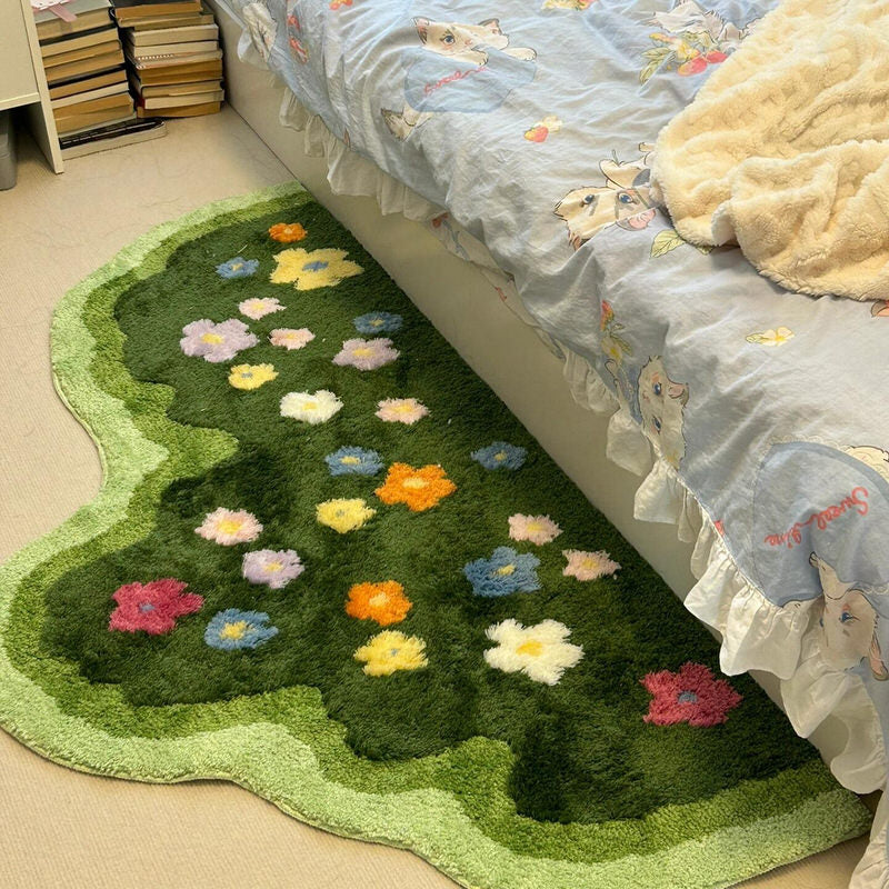 Rynx | Green Blooming Grass Accent Rug