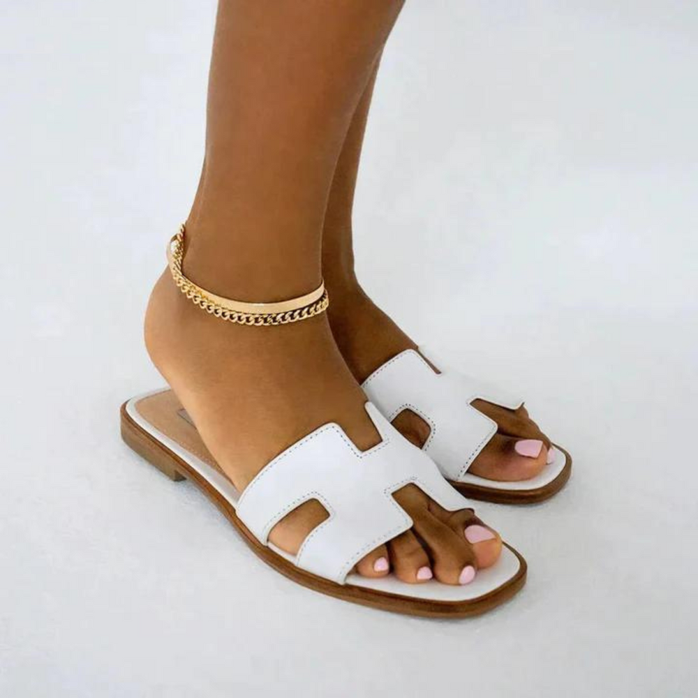 Lisslune | H - Slippers | Soft, comfortable and trendy