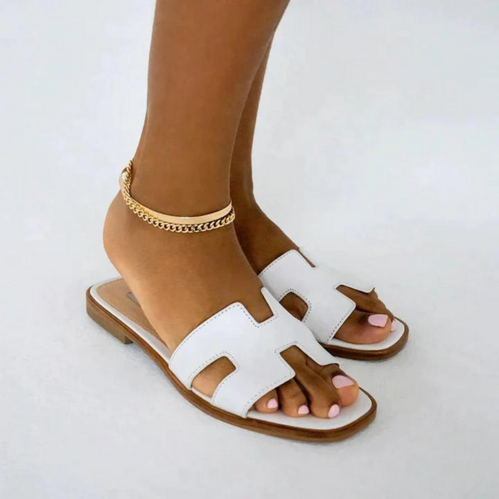 Lisslune | H - Slippers | Soft, comfortable and trendy