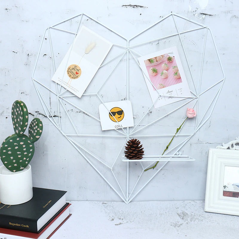 Lisslune | Heart Wire Photo Display