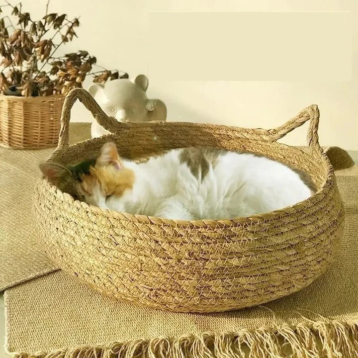 Lisslune | Handmade Woven Cat Bed with Seasonal Pad