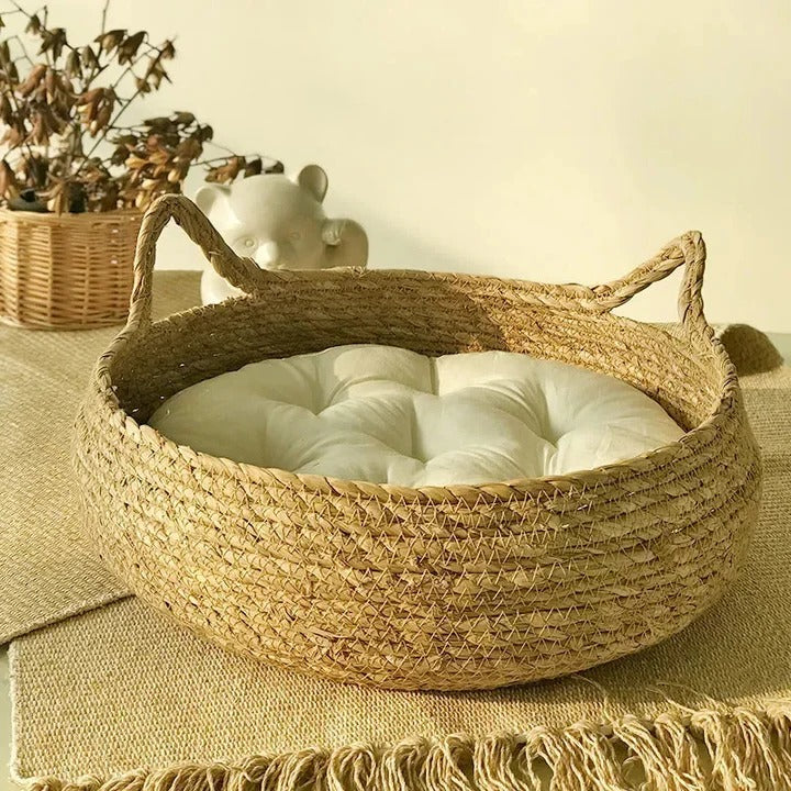Lisslune | Handmade Woven Cat Bed with Seasonal Pad