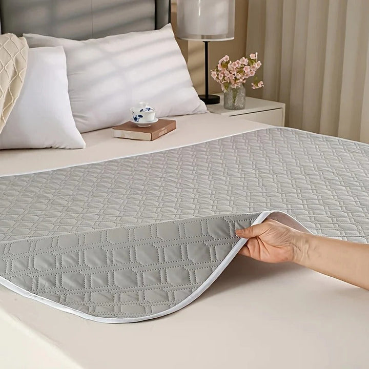 Lisslune | Washable Incontinence Bed Protector