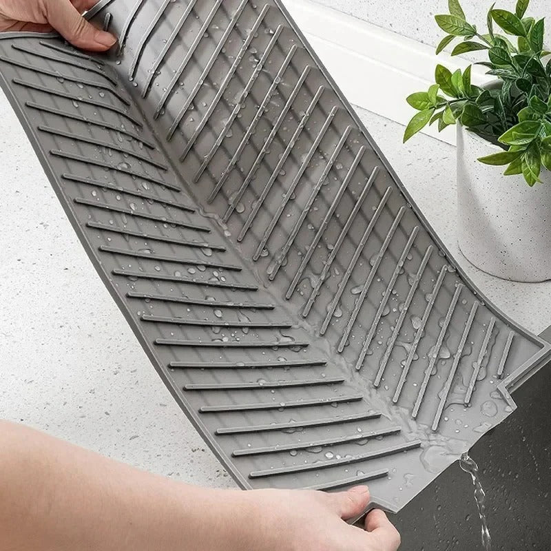 Lisslune | Silicone Dish Drying Mat with Drain Design