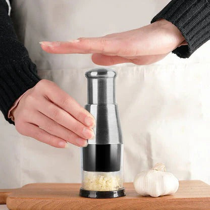 Lisslune | Compact Garlic Chopper for Fine Chopping