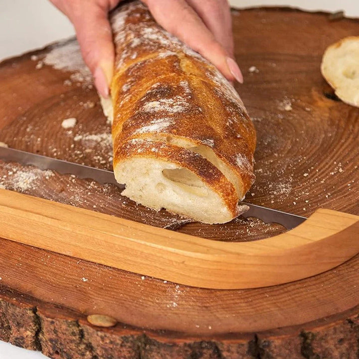 Lisslune | Bread knife made of wood with non-slip cutting aid