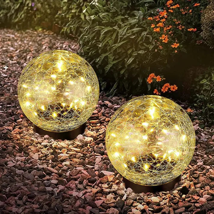 Lisslune | Solar-powered Garden Lamp