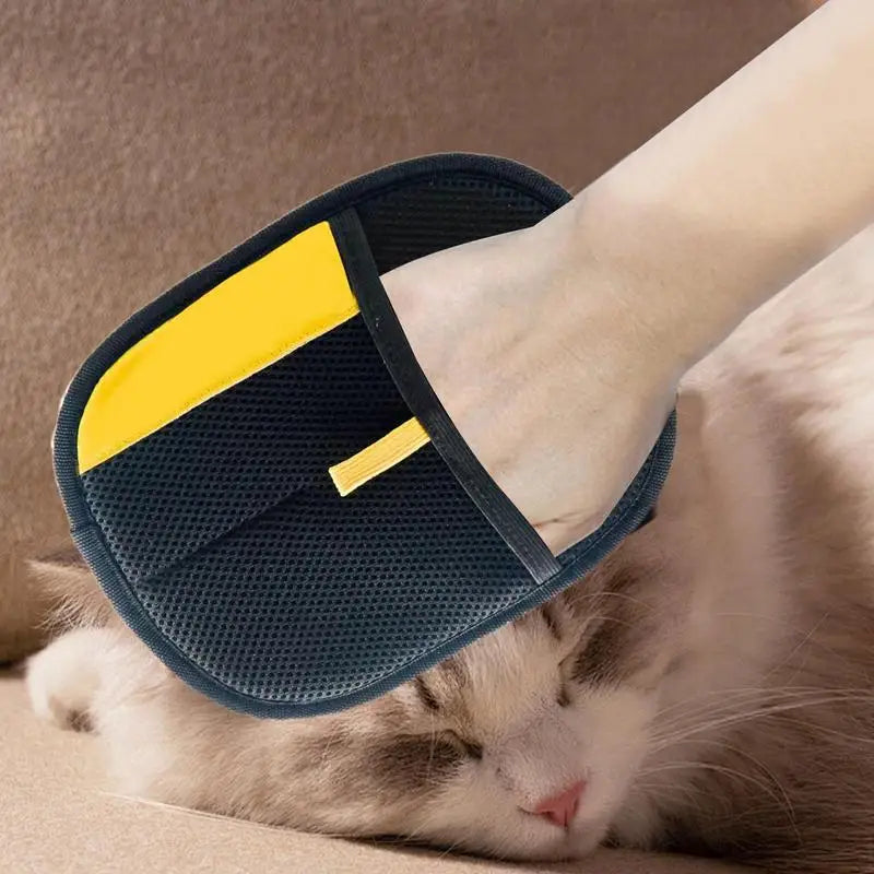 Lisslune | PurrBrush Grooming Glove – Hair-Free Pet Care and Massage Moment