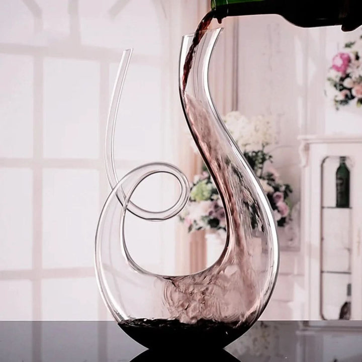Lisslune | Elegant Swirling Wine Decanter for Aeration and Serving