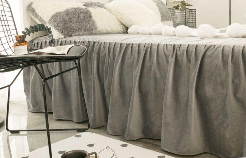 Lisslune | Velvet Fleece Bed Skirt