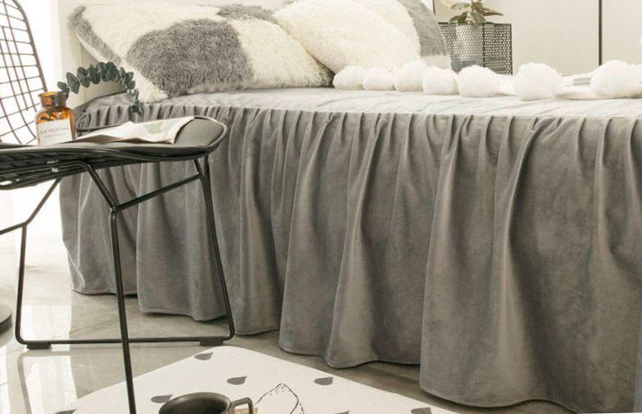 Lisslune | Velvet Fleece Bed Skirt
