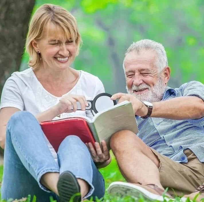 Lisslune | 30x Magnifying Glass for Seniors