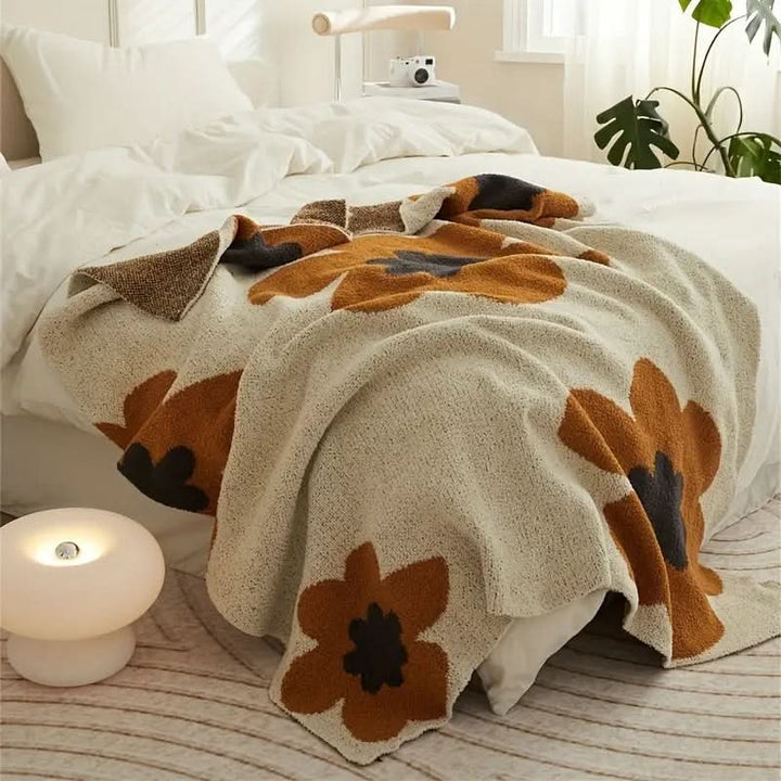 Lisslune | CAS - Knitted blanket with floral pattern