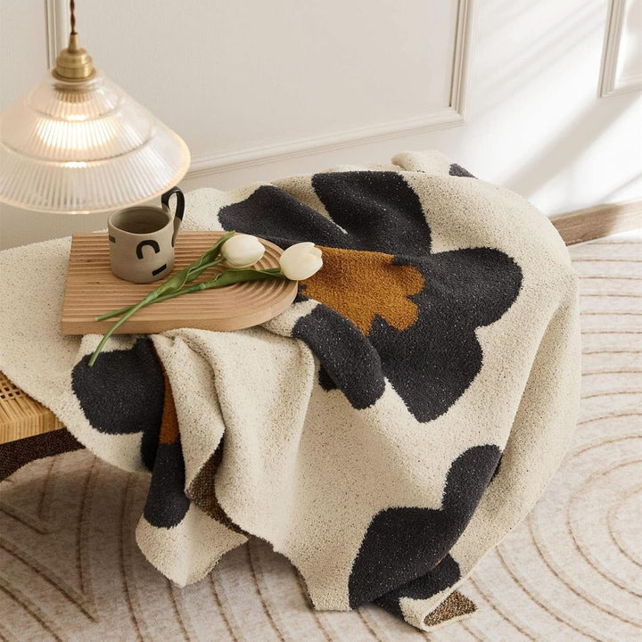 Lisslune | CAS - Knitted blanket with floral pattern