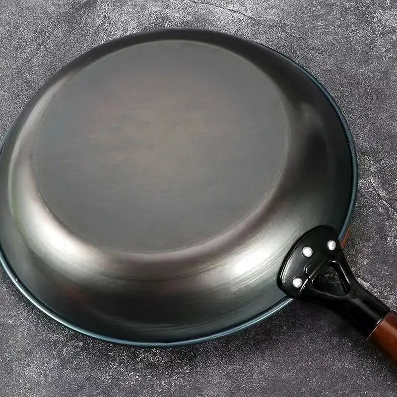 Lisslune | ForgeVerra Premium Cast Iron Skillet | Non-stick cast iron frying pan for healthy, even cooking