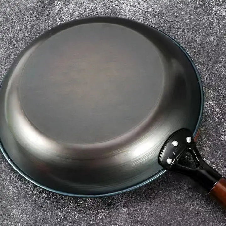 Lisslune | ForgeVerra Premium Cast Iron Skillet | Non-stick cast iron frying pan for healthy, even cooking