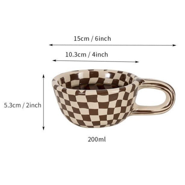 Lisslune | Ceramic mug with irregular checkerboard pattern