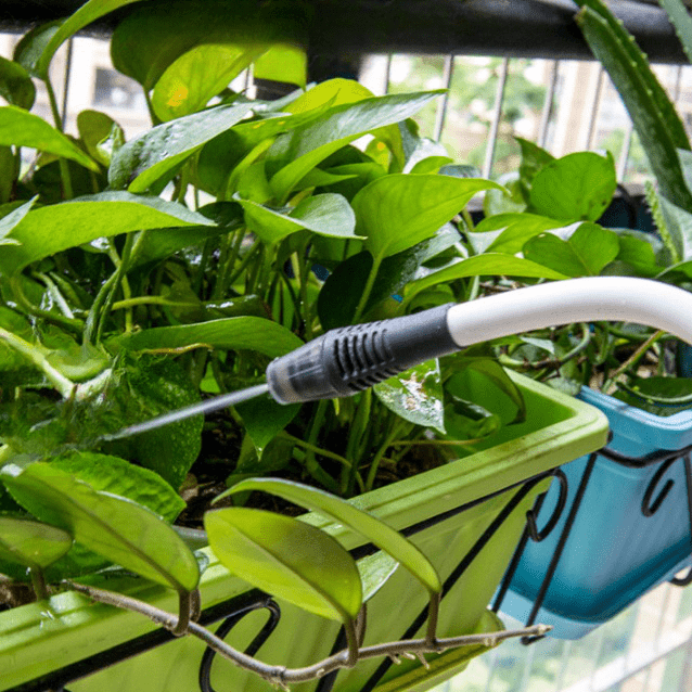 Lisslune | FlexSpray - The electric watering can