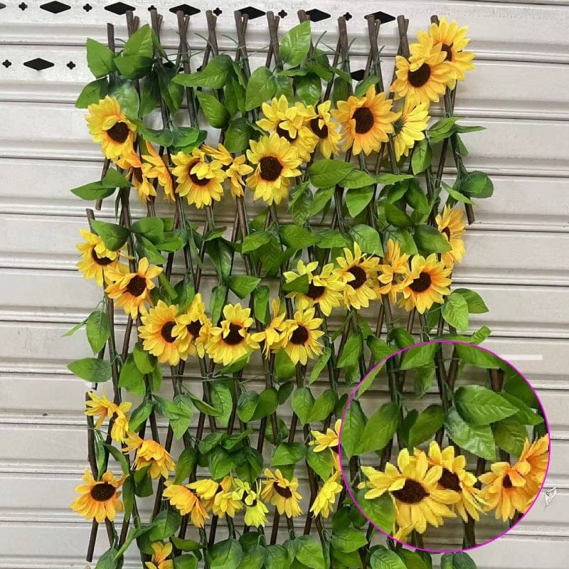 Lisslune | Expandable Floral Fence