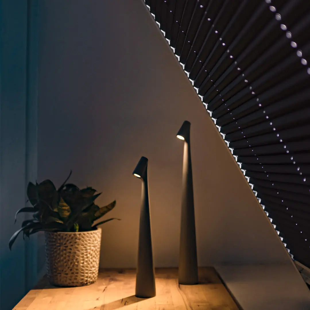 Lisslune | Wireless LED lamp in minimalist design | Table lamp