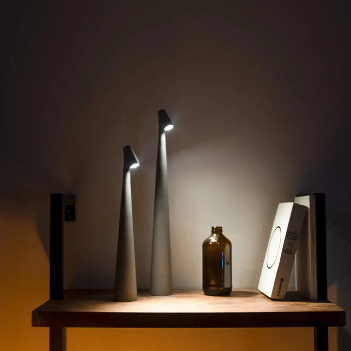 Lisslune | Wireless LED lamp in minimalist design | Table lamp