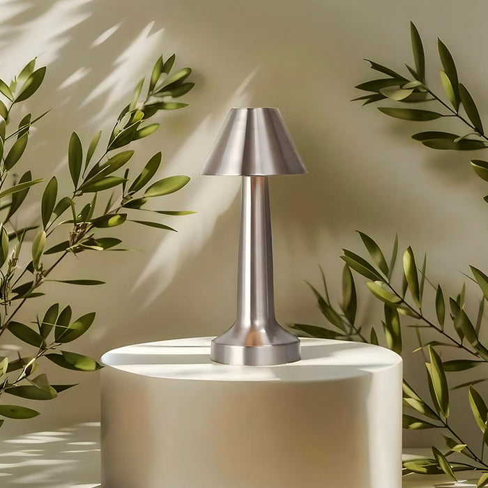 Lisslune | LumiCone - Slim conical modern table lamp