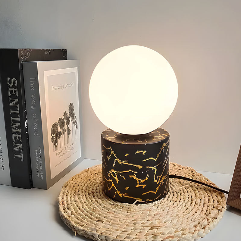 Lisslune | GuldAccenter - Elegant Globe Table Lamp
