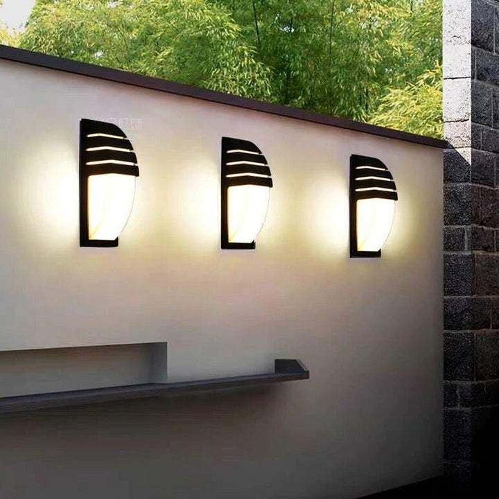 Lisslune | LumeArc Modern Outdoor Wall Light – Timeless Design with Elegant Arch Shape