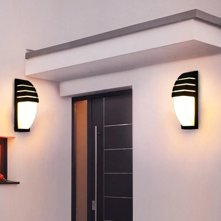 Lisslune | LumeArc Modern Outdoor Wall Light – Timeless Design with Elegant Arch Shape